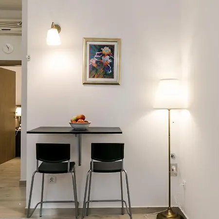 Palomia B Apartment *