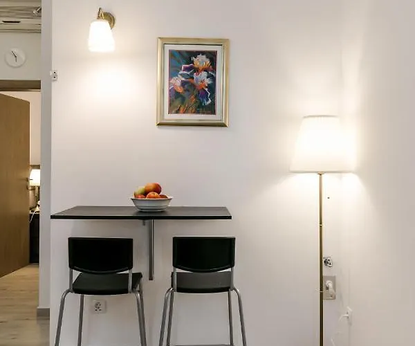 Palomia B Apartamento *